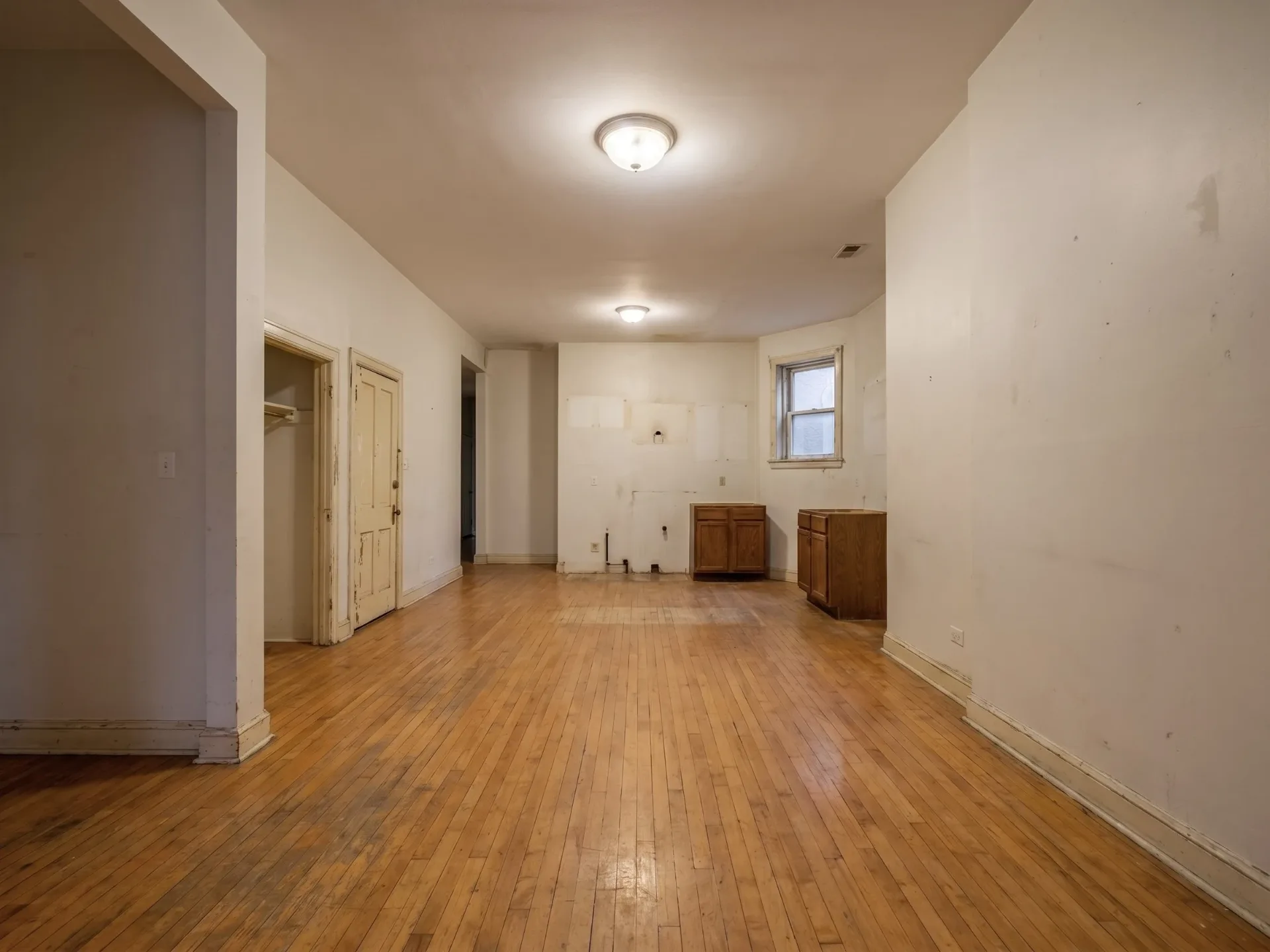 Englewood kitchen before renovation