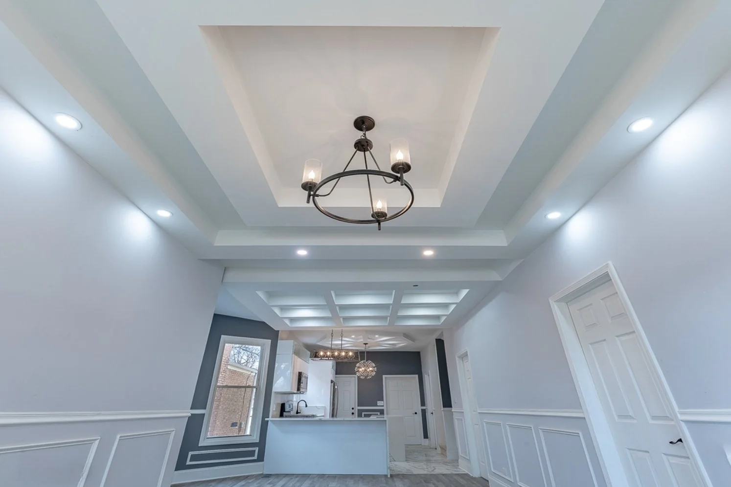Dining room with lighted tray ceiling